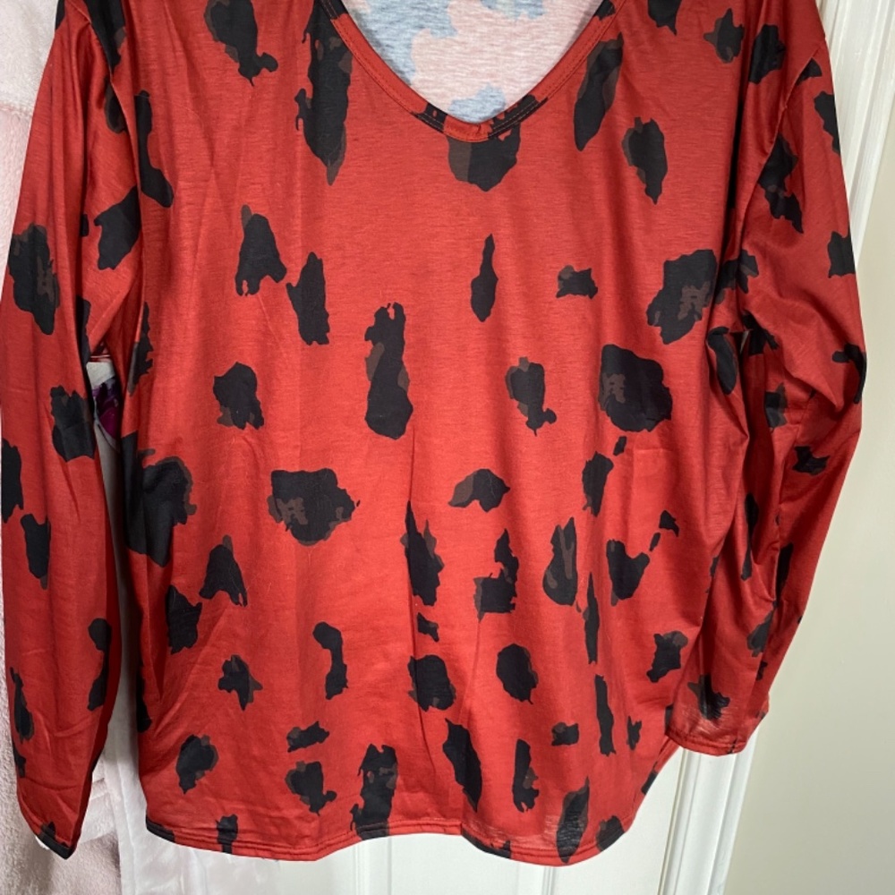 Top - Picture 2 of 2